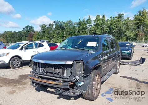 2010 Cadillac Escalade Luxury z USA, uszkodzony, nr VIN 1GYUKBEFXAR106581